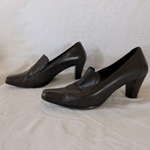 Sudini 2-1/2” stacked heels